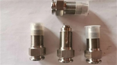 ブルガリアのお客様から 10000psi ダブル ボール グリース継手逆止弁をご注文いただきました